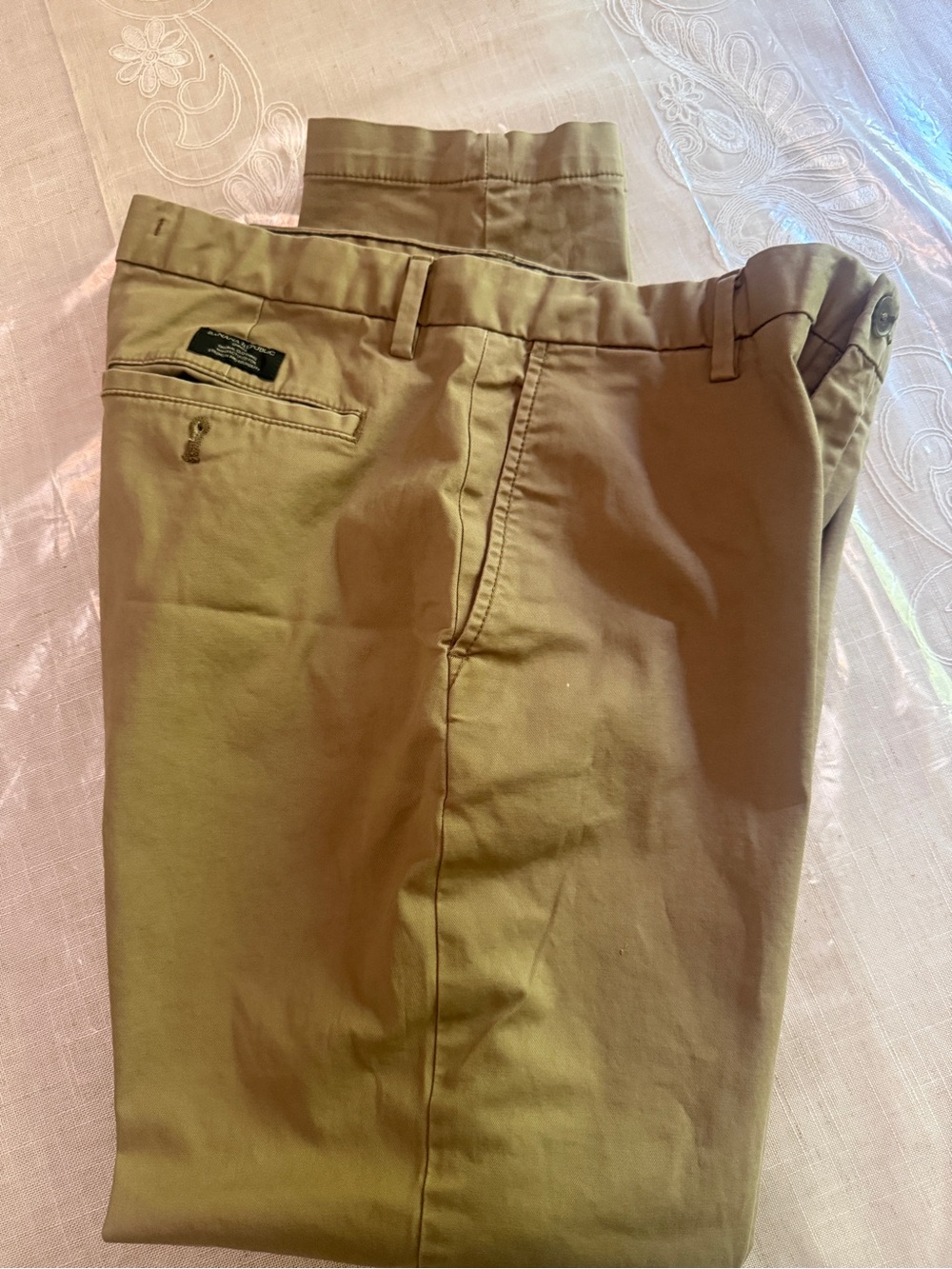 Banana Republic Men's Chinos in Khaki/Tan 32/32